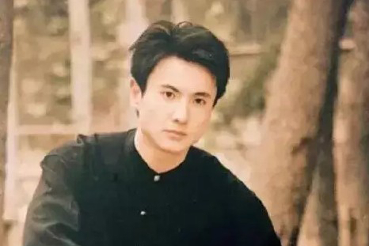 《西虹市首富》:沈腾年轻时候帅爆,果真是靠颜值出道的!