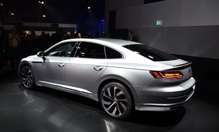 或20万起, 大众啊腾来了, 9月上市, 买3系C级A4全都不如它