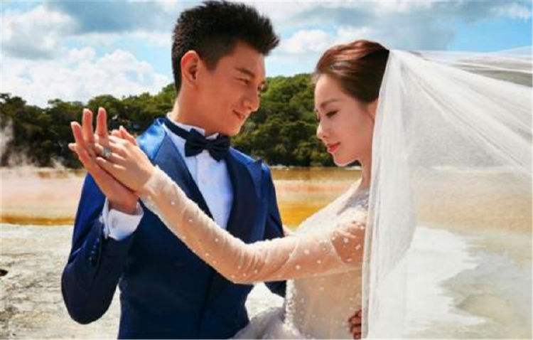 娱乐圈“老牛吃嫩草”的4位明星，最后一对竟相差50岁！