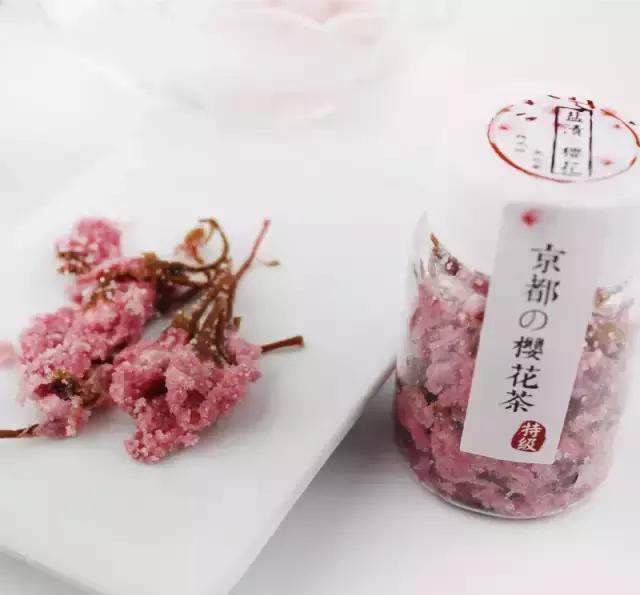 想要做好的话少不了的材料就是樱花了,但并不是所有的樱花都能食用