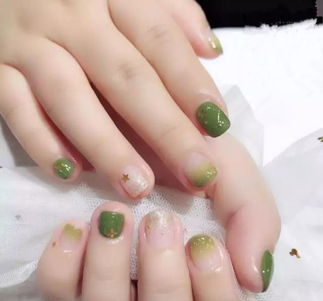 40款适合肉肉手短指甲的最新美甲款