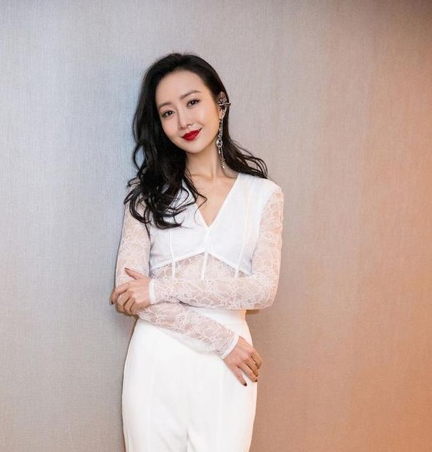 娱乐圈中貌美却单身的女星:王鸥江疏影王丽坤上榜,谁