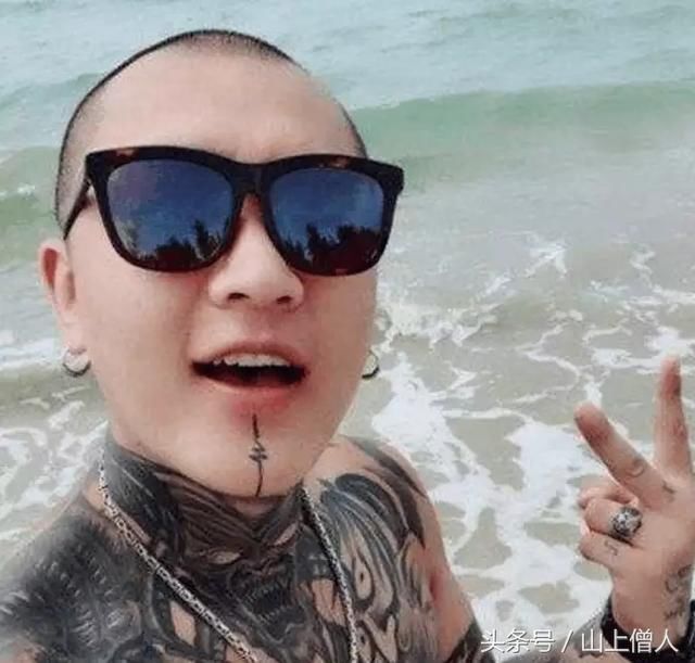 快手网红方丈宣布五月大婚,新娘是球球?网友: