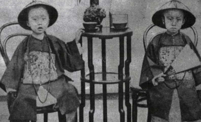 一生被慈禧掌控的光绪帝, 生前照片寥寥无几, 死后却拍了很多照片