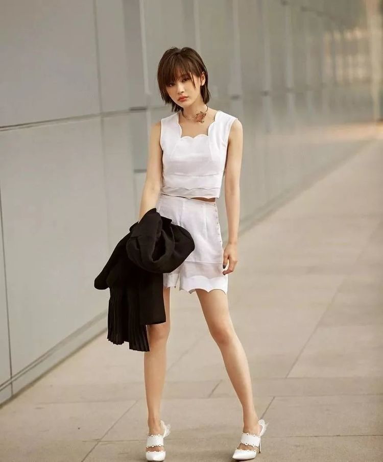 王子文蜗牛的风衣品牌_王子文男人装(3)