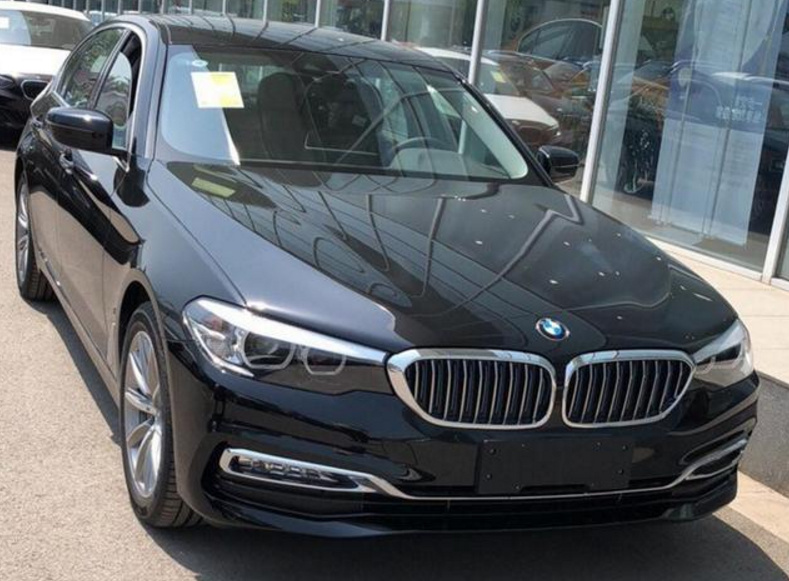 宝马530LE提车,百公里油耗7-8个油,静音性好,