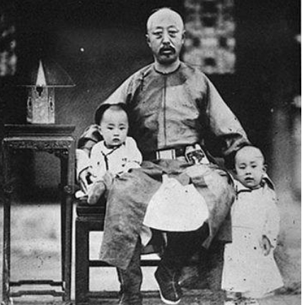 一生被慈禧掌控的光绪帝, 生前照片寥寥无几, 死后却拍了很多照片