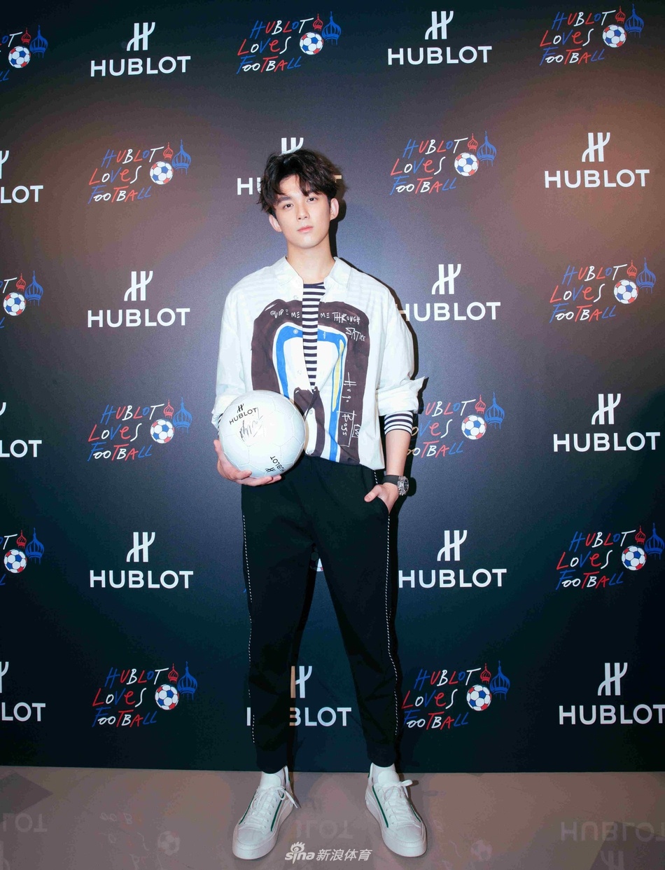 2018俄罗斯世界杯脚步临近,95后实力小生 在成