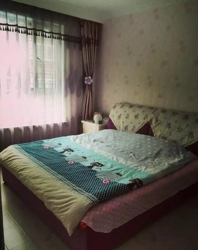 婆婆厨房墙纸装修的婚房,简直让人哭笑不得,一言难尽网友v婆婆爆料图片