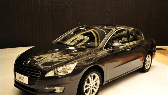 标致这款轿车内饰科技感十足, 顶配与百万豪车无区别