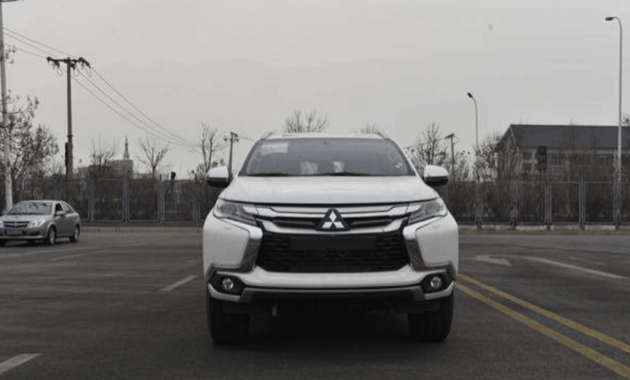 三菱帕杰罗, 劲畅——平行进口3.0属实变帅了