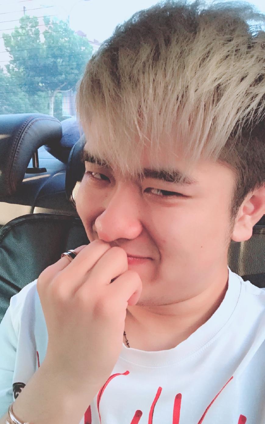 斗鱼公认最强妖姬,久哥:假装打不过之小秀一波