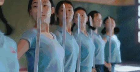 钟楚曦:熏着猪皮臭味演戏,到大导演的女主角,她才不是
