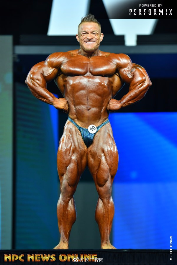 (成绩+套图)2018年奥赛职业组男子健美212磅