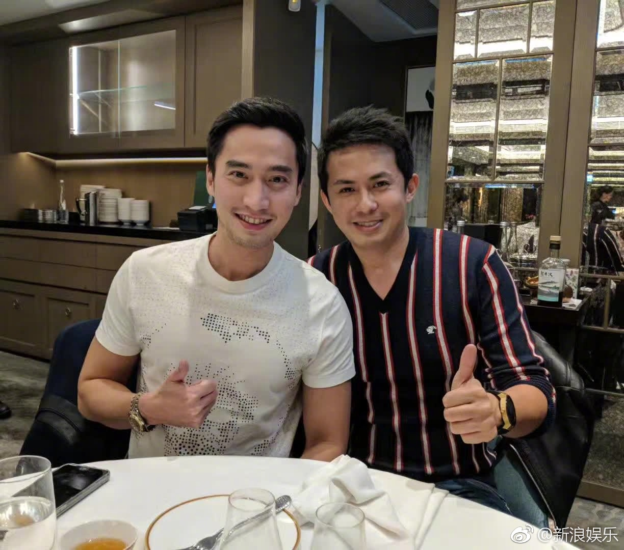 阿娇和男友亲密合影,这个小细节证明两人将很快结婚