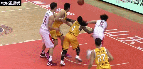 正文  浙媒为广厦喊冤:裁判改写比赛.