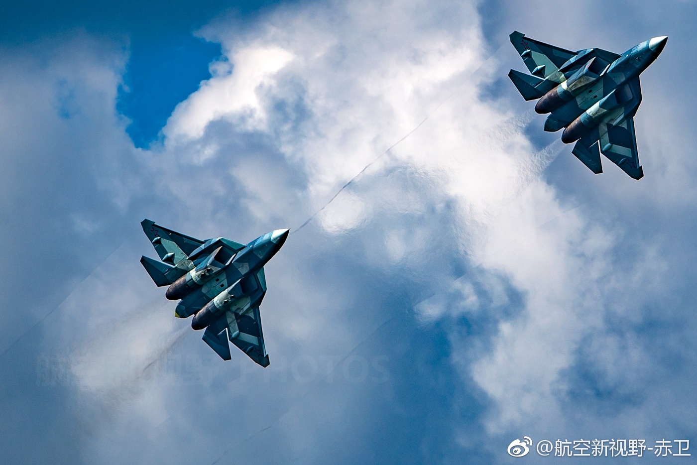俄罗斯空军苏-57战斗机原型机飞行表演,8月底了