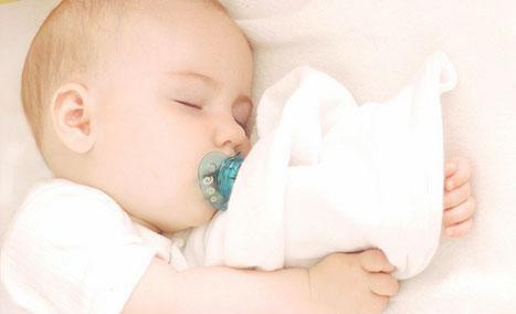 儿科医生告诉你: 安抚奶嘴何时使用? 何时戒除