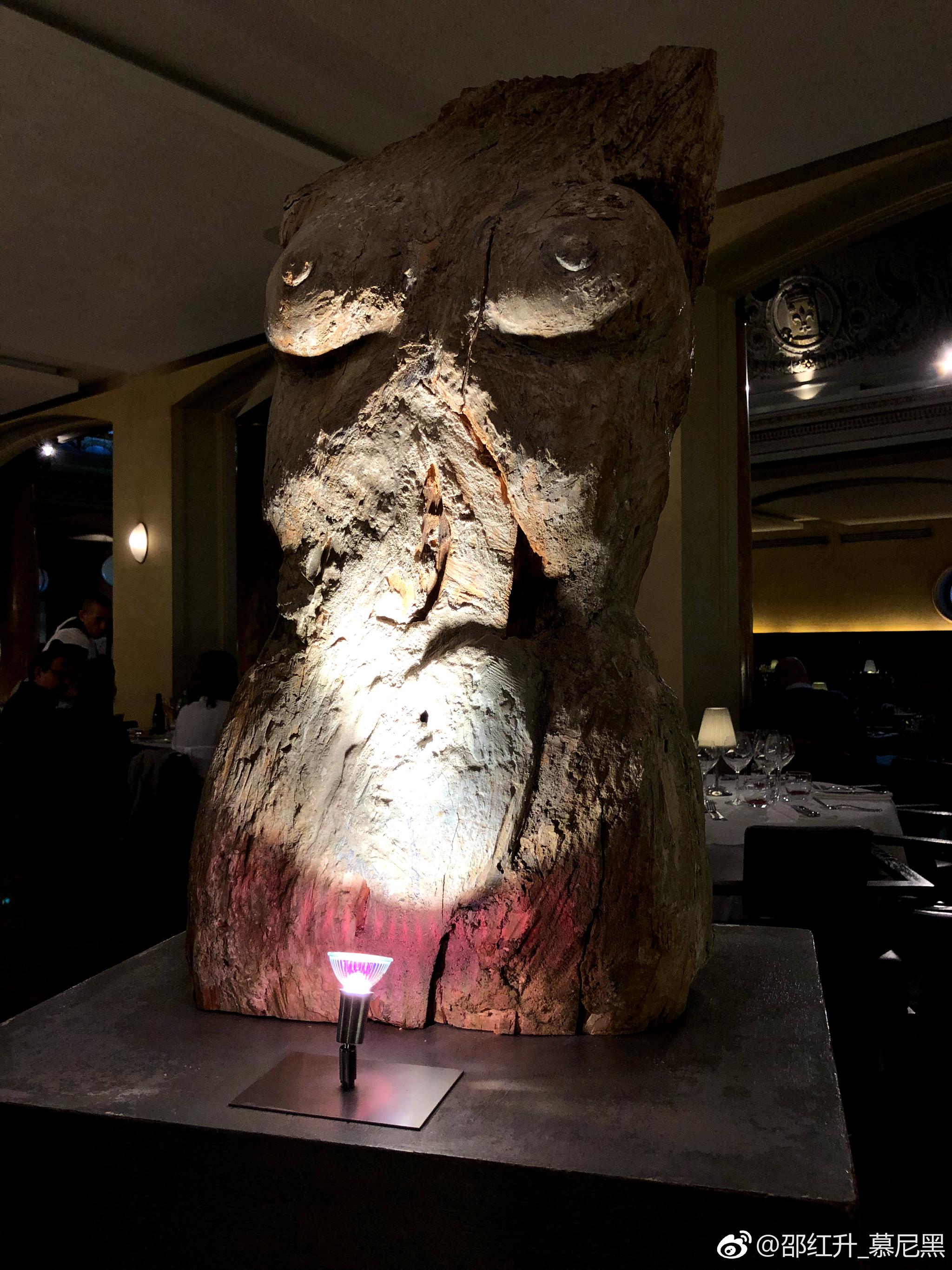 今晚在布鲁塞尔与中国国际贸易促进会徐晨滨副