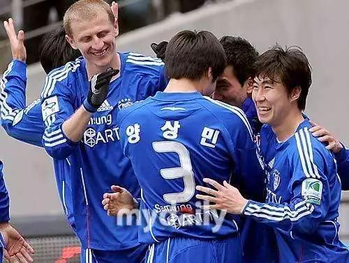 他加入韩国国籍踢亚冠被骂忘本,愤怒回应:是中