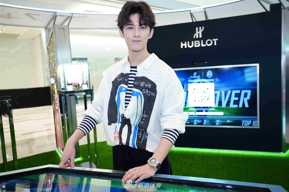 2018俄罗斯世界杯脚步临近,95后实力小生 在成