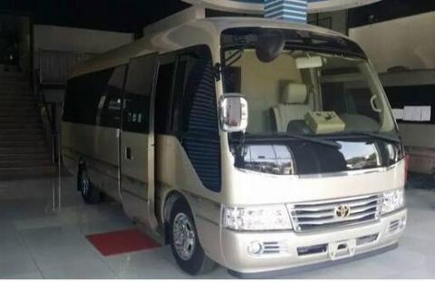 丰田考斯特豪华版设计低调外观奢华内饰