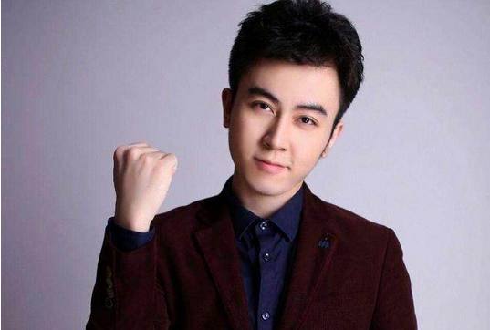 蛇哥消失74天回归,一首《凉凉》唱出了自己,默