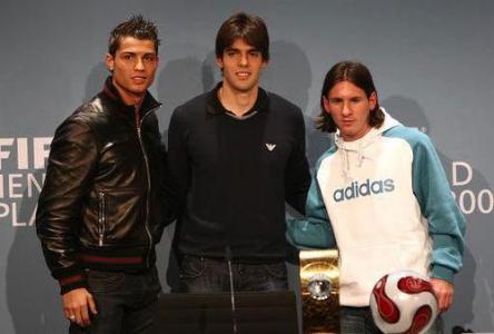 曾经力压梅罗拿到金球奖的卡卡为什么巅峰期这