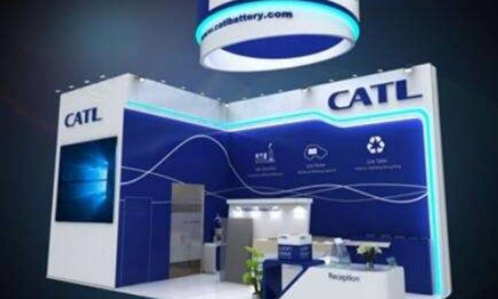 双语：七年统领电动车电池制造