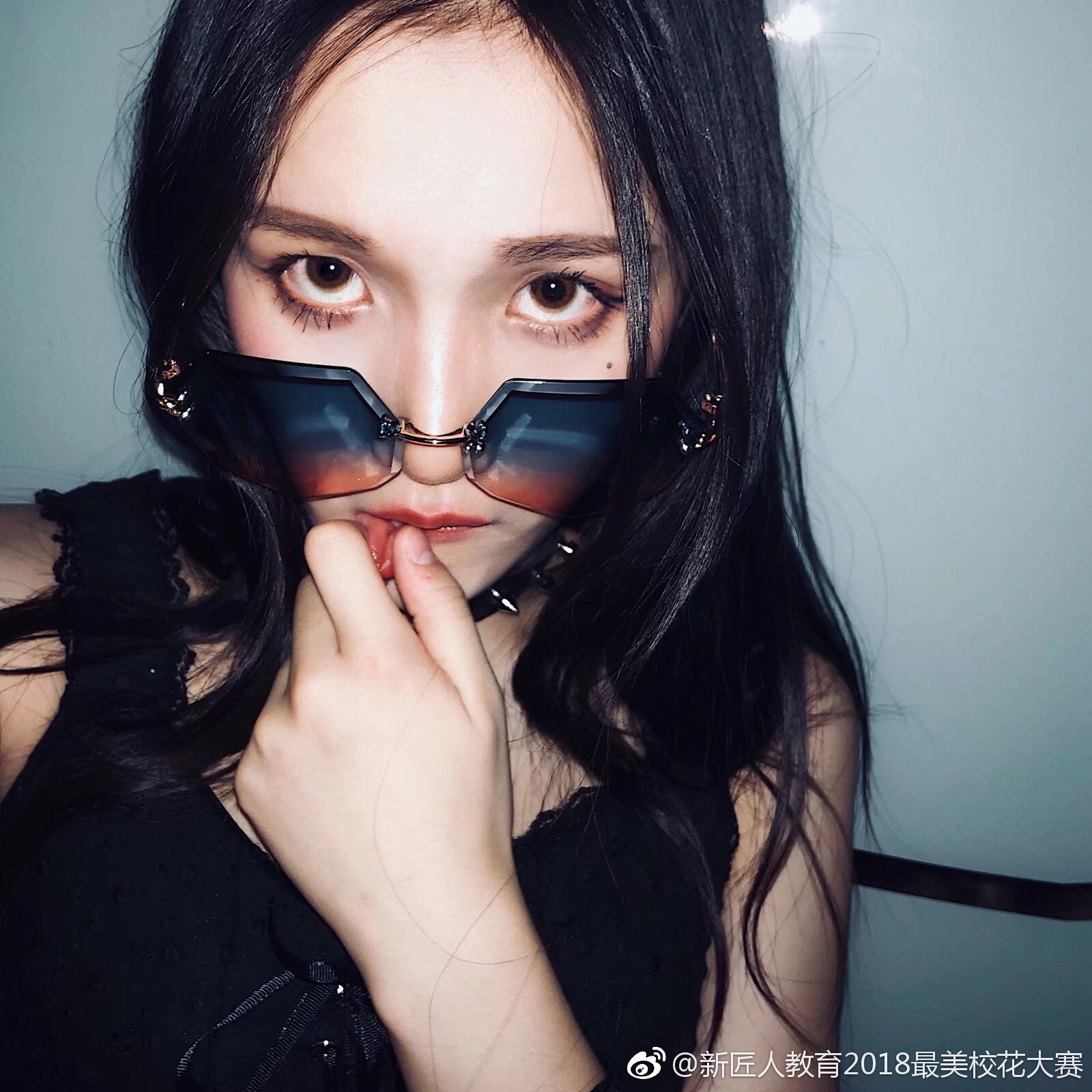 微博:陈海伦 17 岁 武汉高中刚毕业 165 95 爱好 拍照