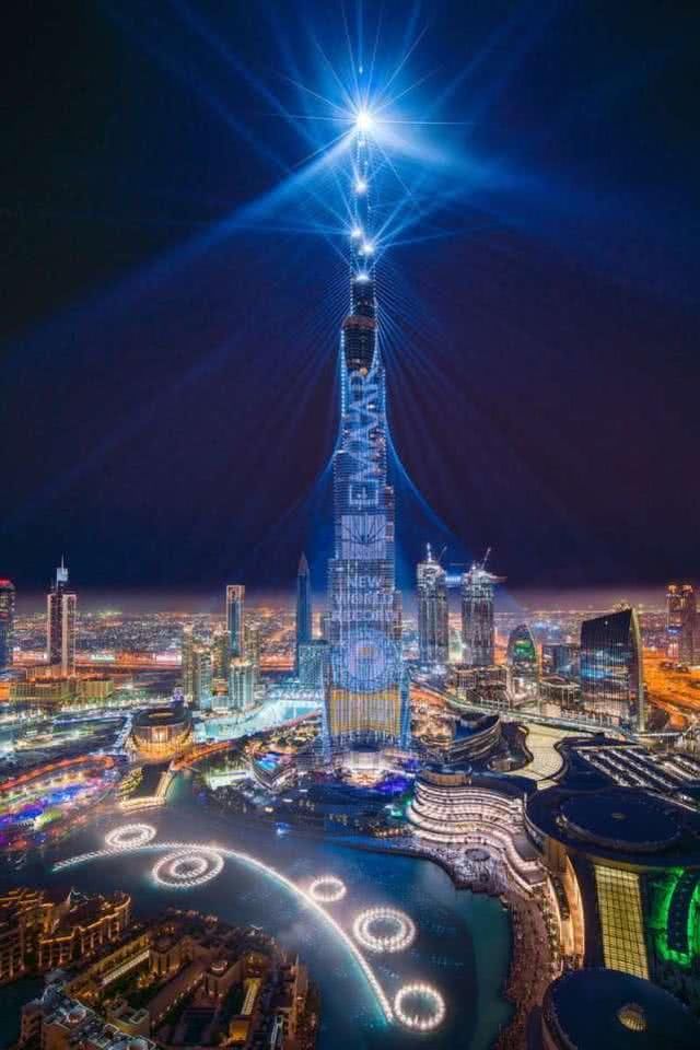 摄影师全角度拍下夜光下世界最高建筑物,这才叫震撼