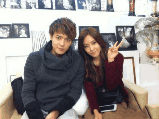 付辛博前女友照片曝出, 不输颖儿, 两人亲密到拍