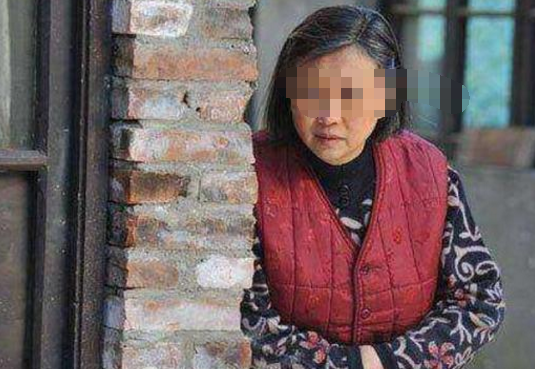 年轻女孩连生3胎都是畸形孩子,医生道出真相,