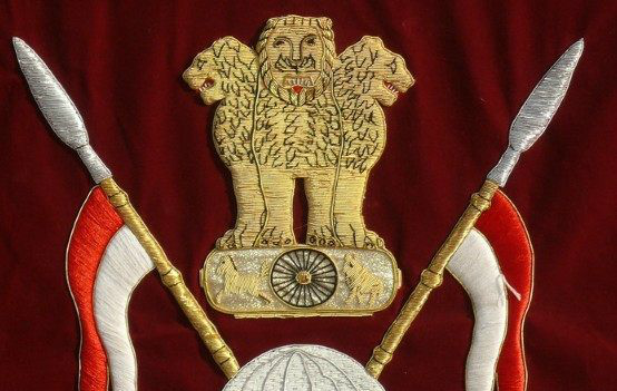 全球8个国家的国徽,我猜你只认识中国国徽,全