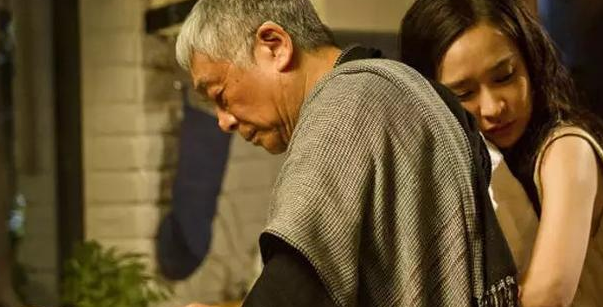 父亲给儿子买房买车,女儿出嫁却没有嫁妆,得知