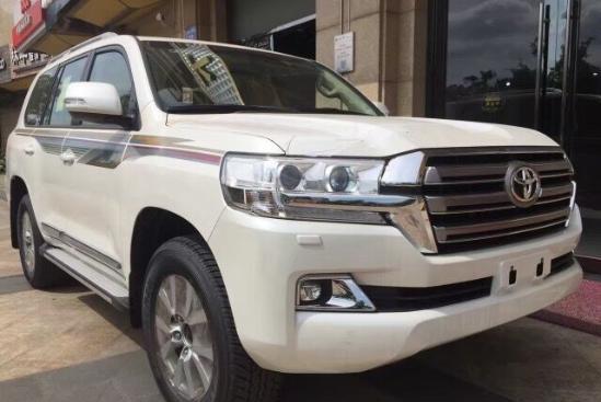 2018款酷路泽4000强悍的越野性能俗称越野之王