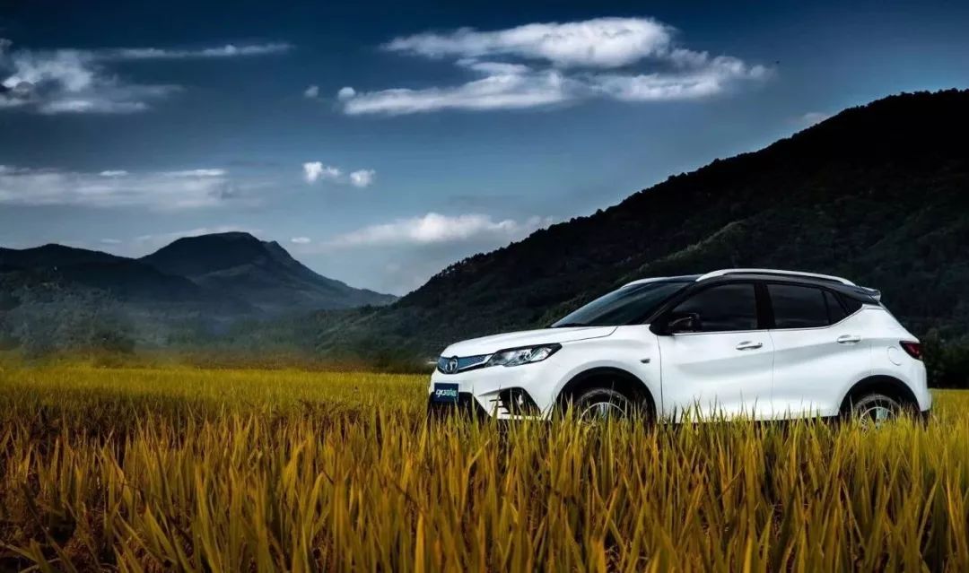 又一款国产电动SUV突然来袭:东南DX3 EV400