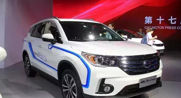 传祺这款车，每公里油耗2毛，一年能省一万油钱