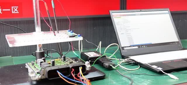 奔驰c200刷ECU升级改善换挡顿挫动力迟滞,马