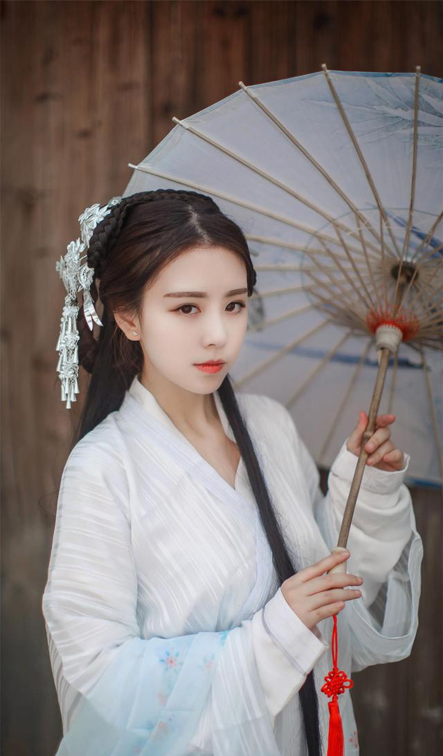 朴素古装的女孩永远是最美的