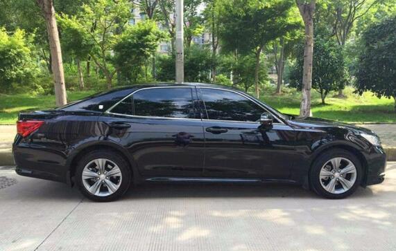 不到30万提了它, 跟朋友说这车不比宝马5系差, 看到车之后都信了