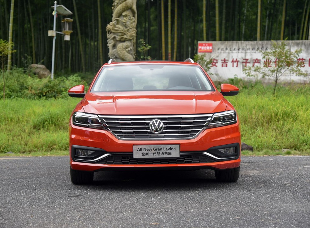 卡罗拉和朗逸哪个车好,看看两个老司机对怼你