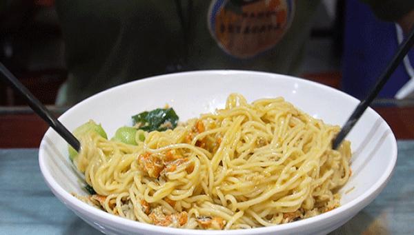 人生第①碗蟹黄面,在深圳吃到了