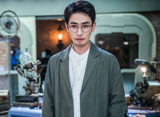 当有胡子的朱一龙遇上戴眼镜的朱一龙,网友:我