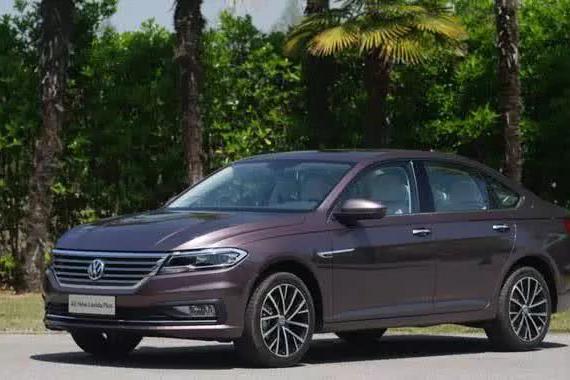 大众终于不完套娃脸 全新朗逸PLUS 换脸上市 但依然玩简配