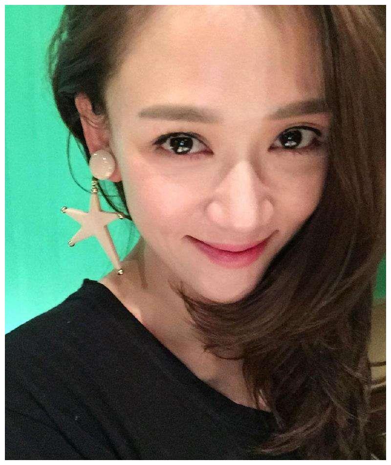 台湾一线女星大陆拍戏,称很爱中国人民,张口就