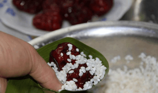 一斤江米能包几个粽子 教你江米粽子的家常做