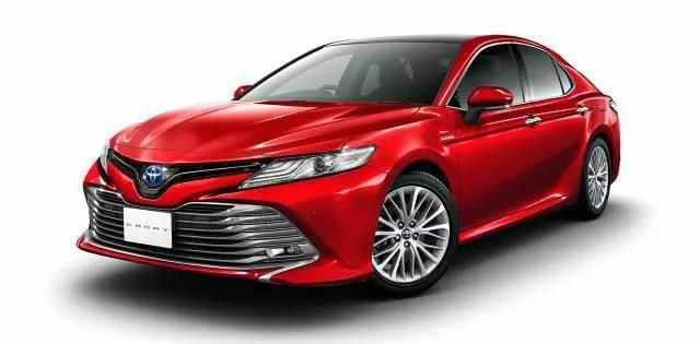 八代凯美瑞PK日产天籁，谁更胜一筹