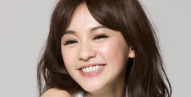 笑起来最治愈的女星,第二名粉丝超1亿,第一名