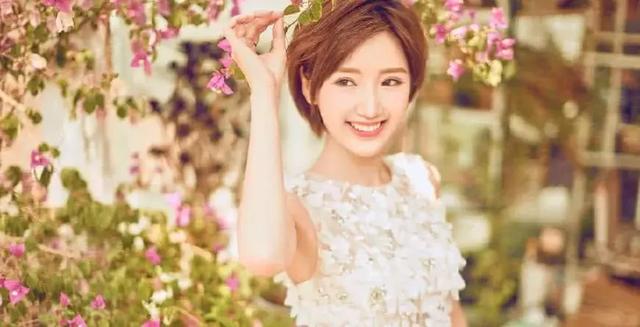 笑起来最治愈的女星,第二名粉丝超1亿,第一名